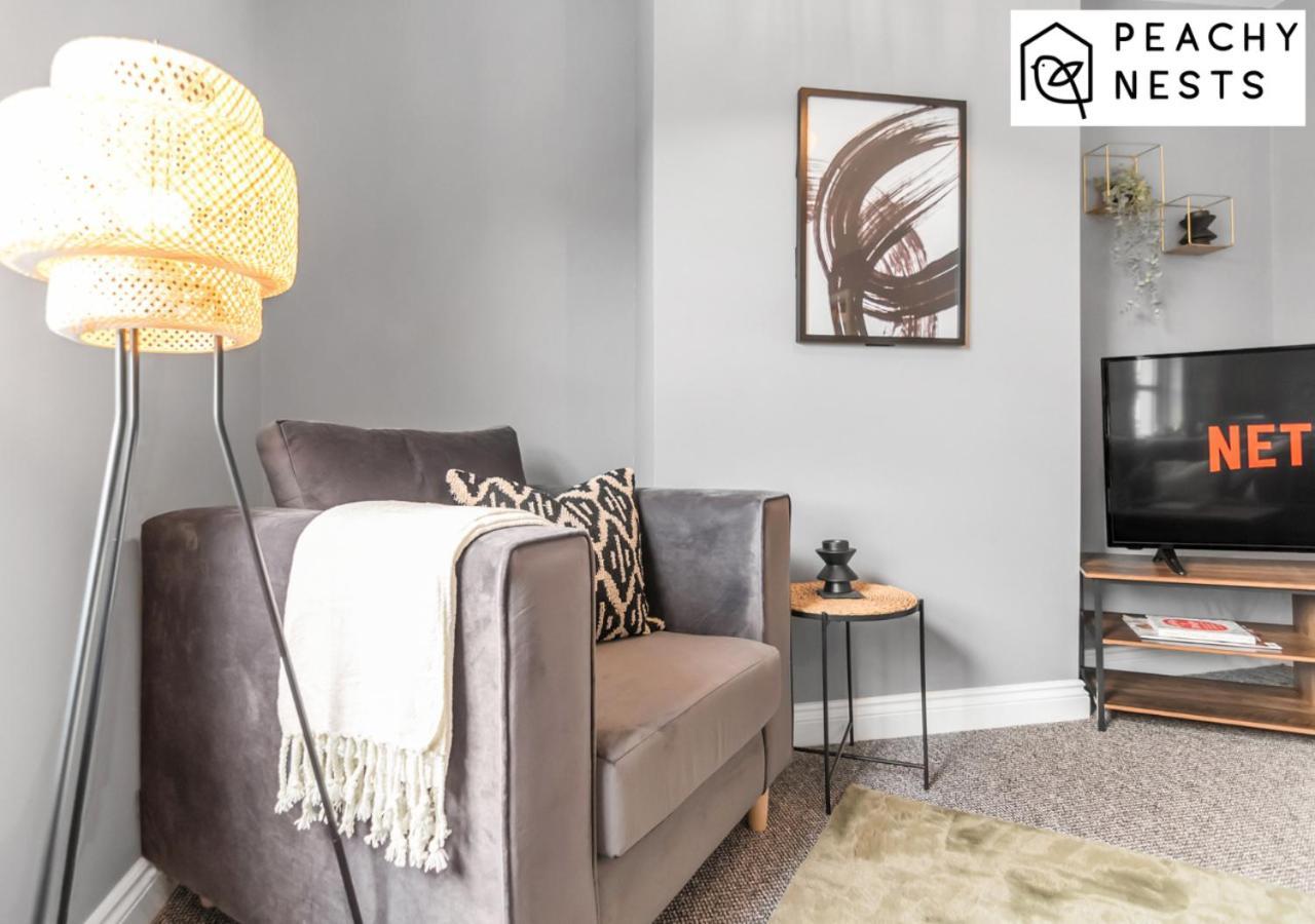 Perfect Contractor With Parking Apartment Norwich
