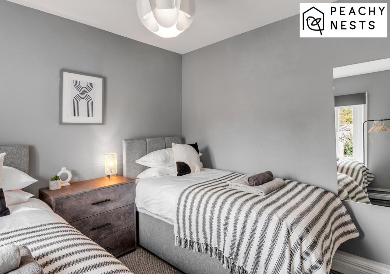 Perfect Contractor With Parking Apartment *